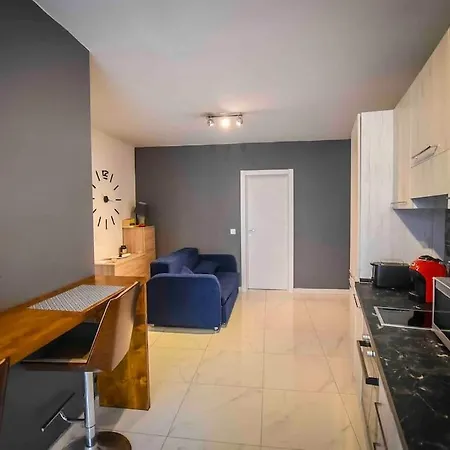 Apartment Stylish 1 Bedroom In C11a *