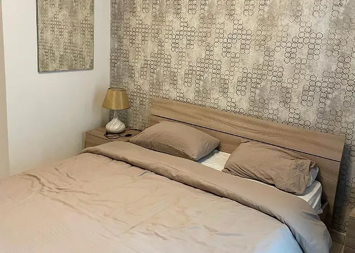 Apartment Stylish 1 Bedroom In C11a *